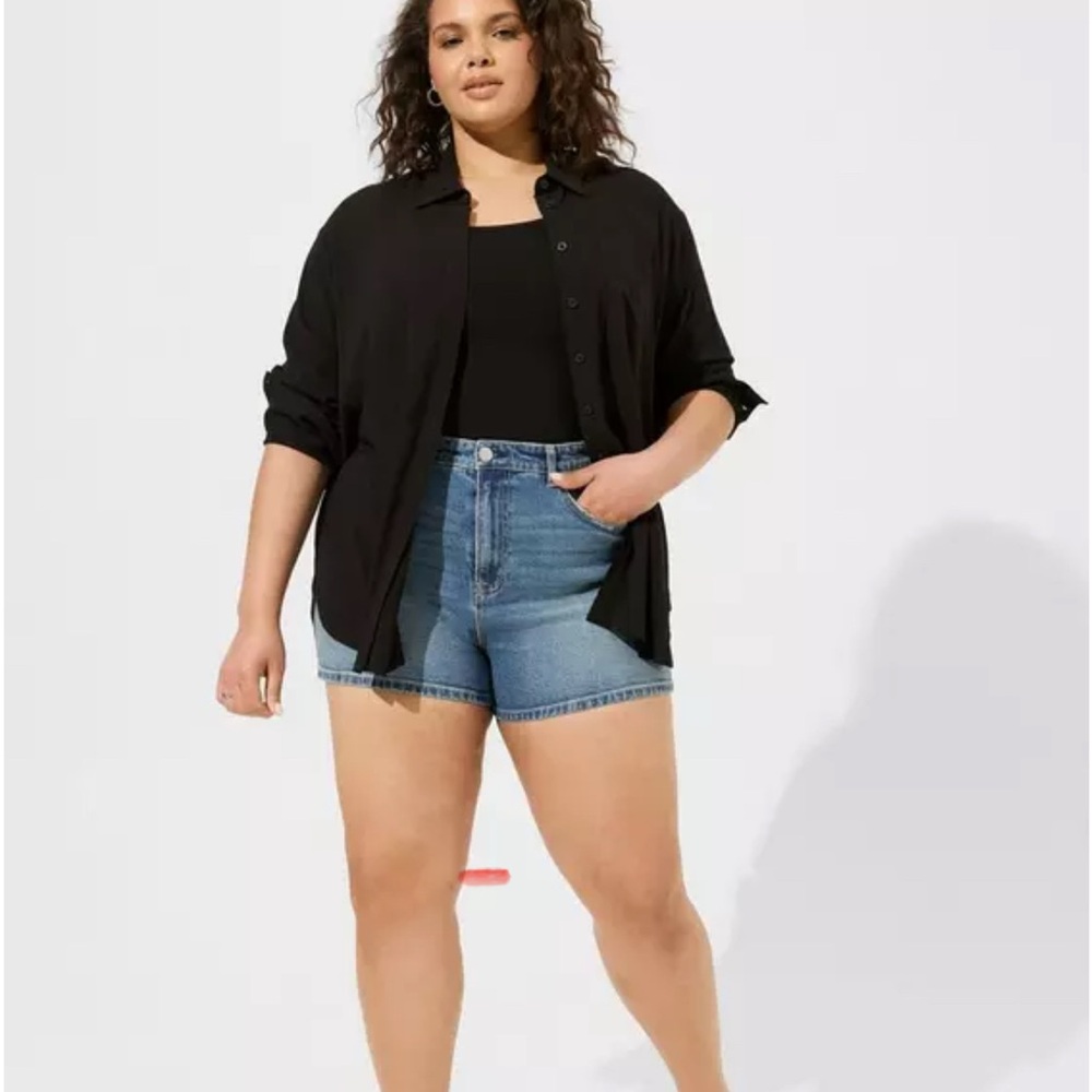 NWT Torrid Drop Shoulder Button‎ Front Shirt in Black Size 1X